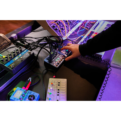 Zoom LiveTrak L-6 Grabador Digital y Mixer Multitrack Portable de 6 Canales - Imagen 10