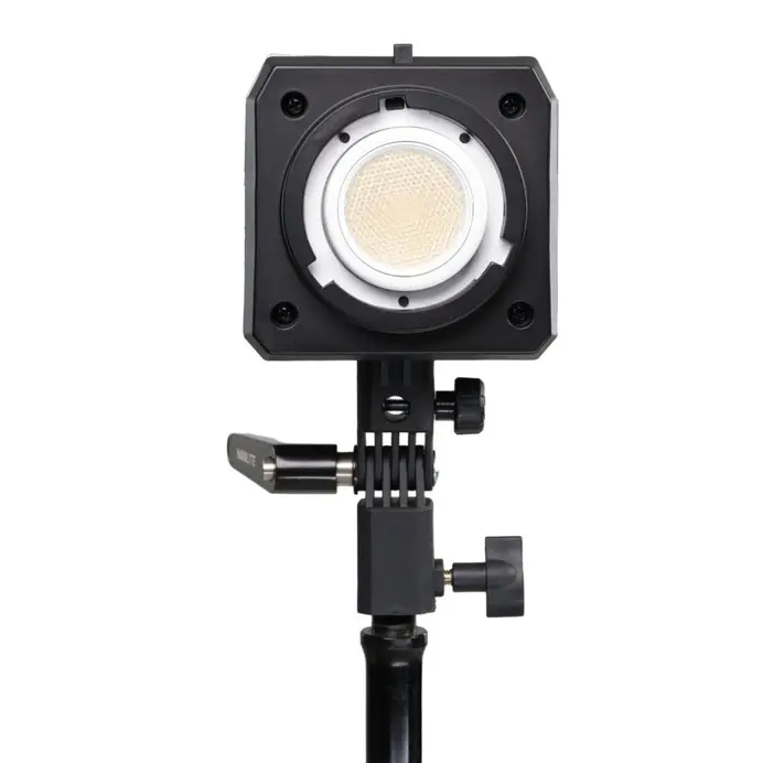 Nanlite FC-120C RGB LED Spotlight 120W Montura FM y Adaptador Bowens / 10-2061 - Imagen 2