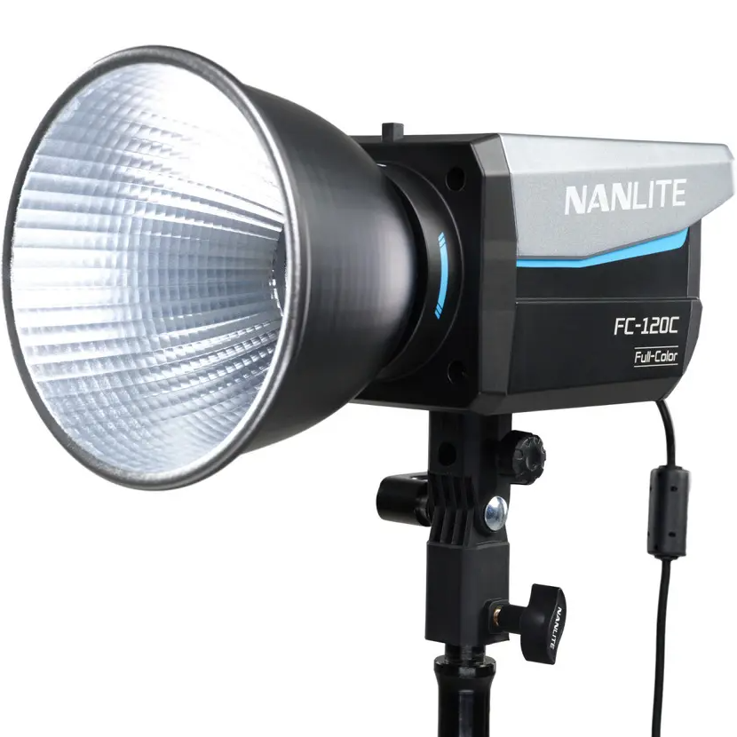Nanlite FC-120C RGB LED Spotlight 120W Montura FM y Adaptador Bowens / 10-2061