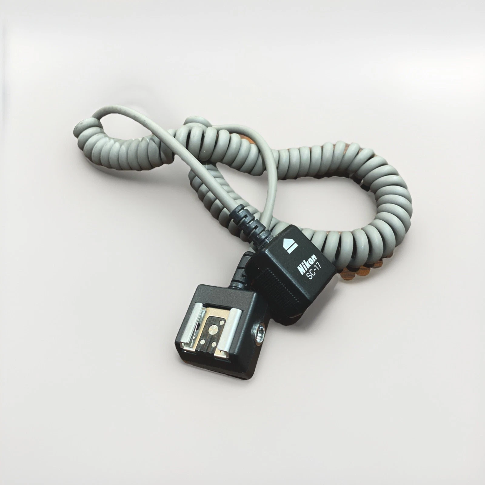 Nikon SC-17 TTL Hot Shoe Cable de Extensión de Flash Fuera de Cámara (PRODUCTO USADO) - Imagen 3